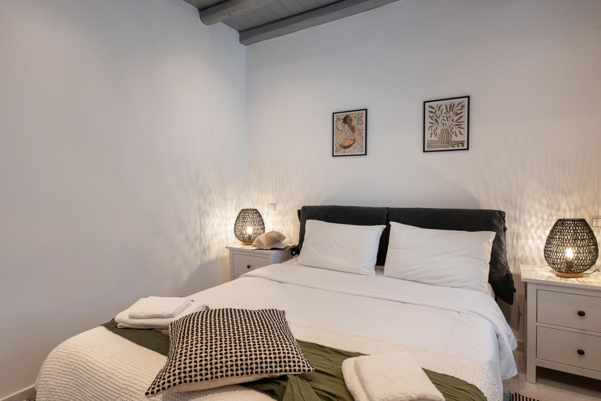 Caper-2 Bedroom Traditional Home With Amazing View Náousa Eksteriør bilde