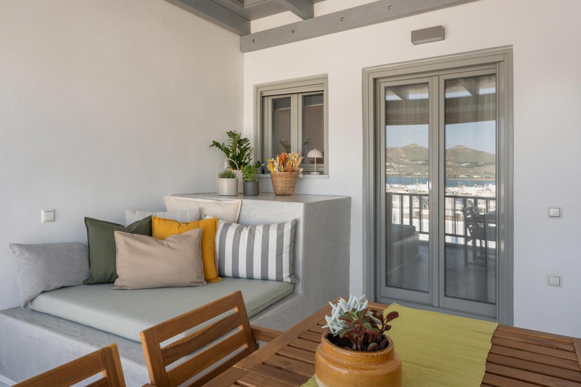 Caper-2 Bedroom Traditional Home With Amazing View Náousa Eksteriør bilde